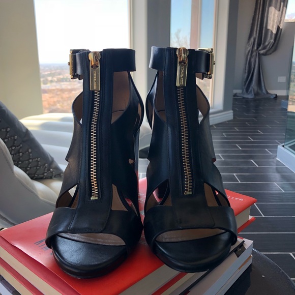 Michael Kors Sandals - Picture 2 of 8